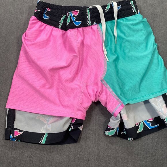 Chubbies Mens Medium Swim Trunks 5.5" Inseam Black Palm Tree Print Mesh Lining - Picture 15 of 16